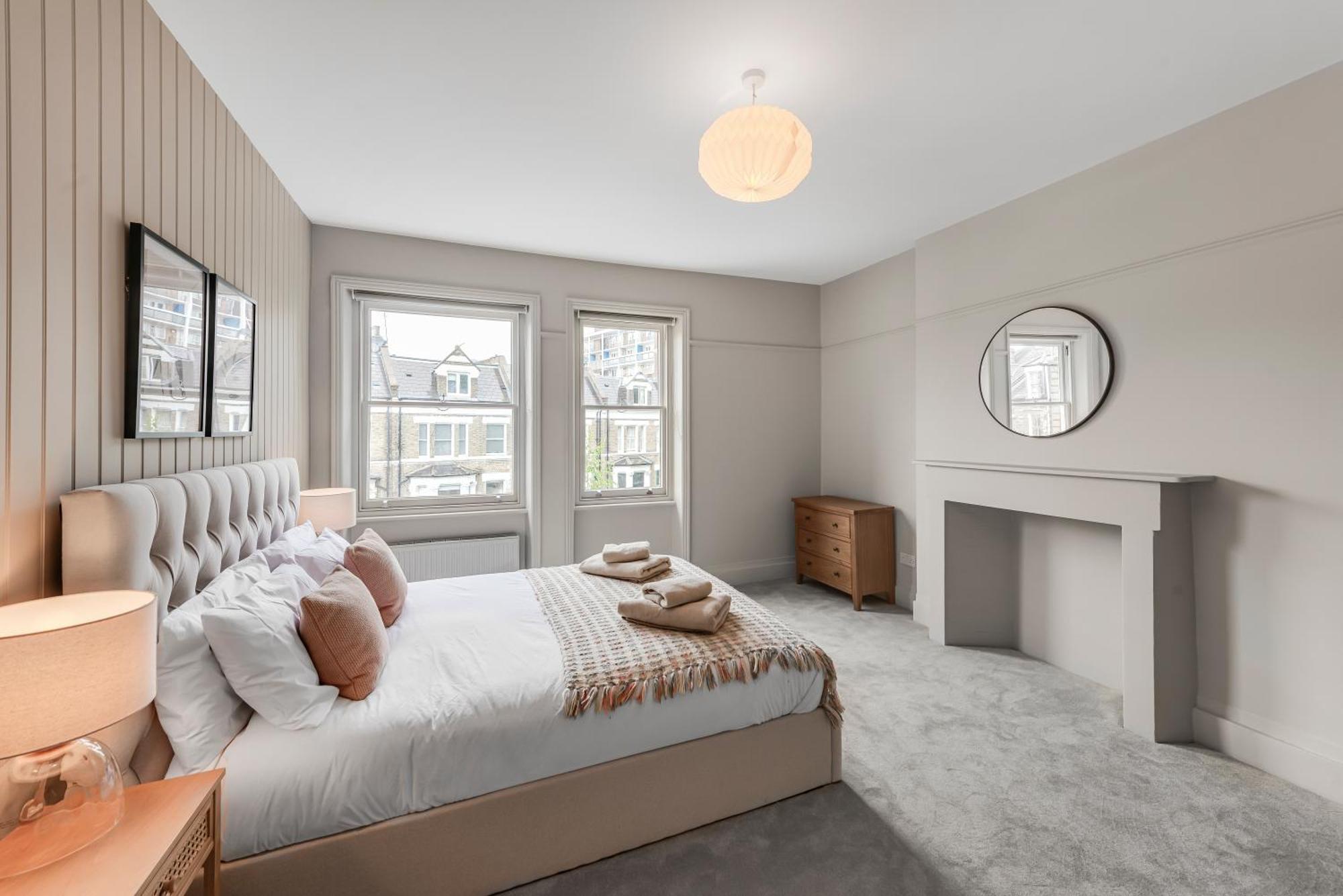 Luxury 3 Bed Apartment With Balcony In Kensington Olympia Лондон Екстер'єр фото