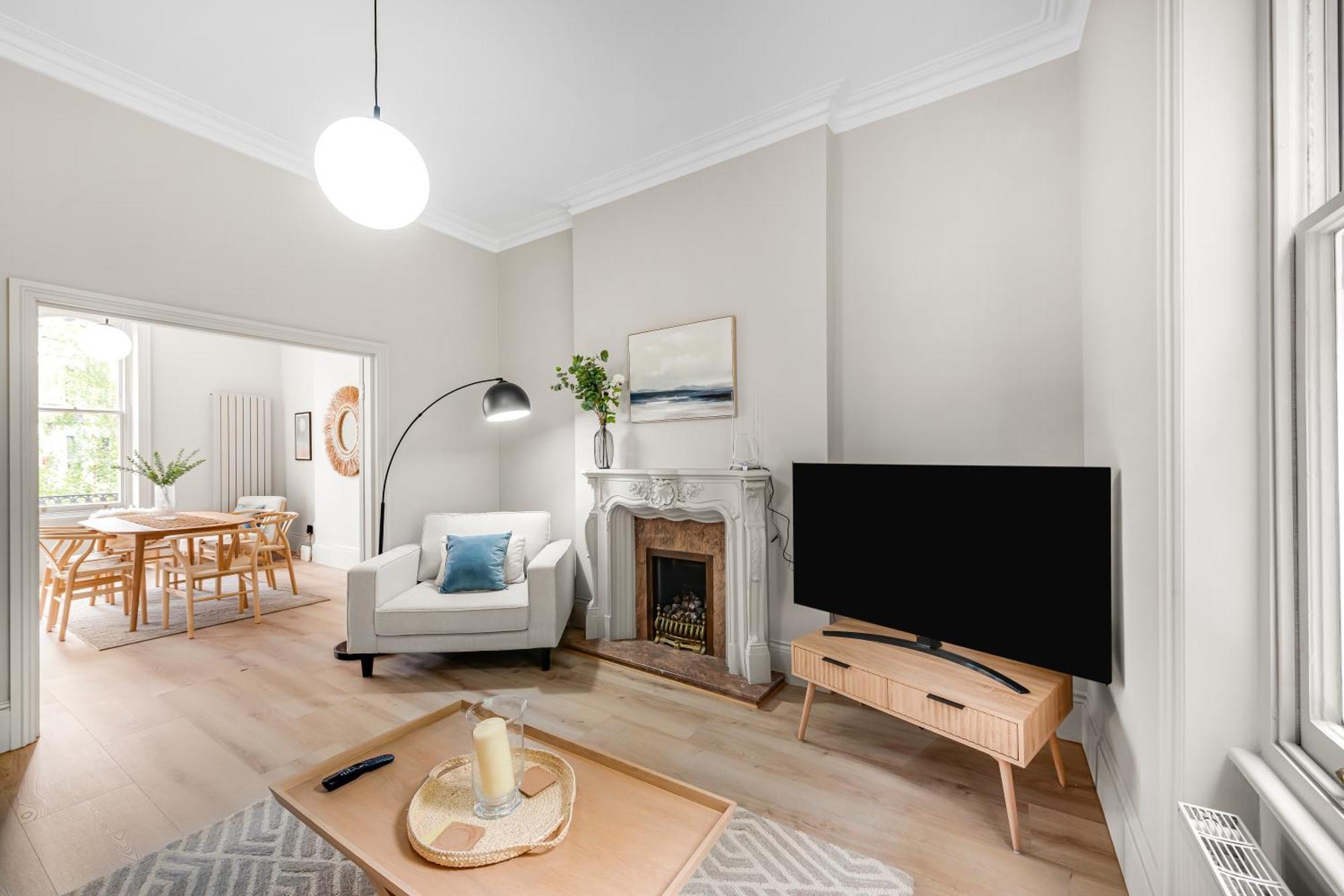 Luxury 3 Bed Apartment With Balcony In Kensington Olympia Лондон Екстер'єр фото