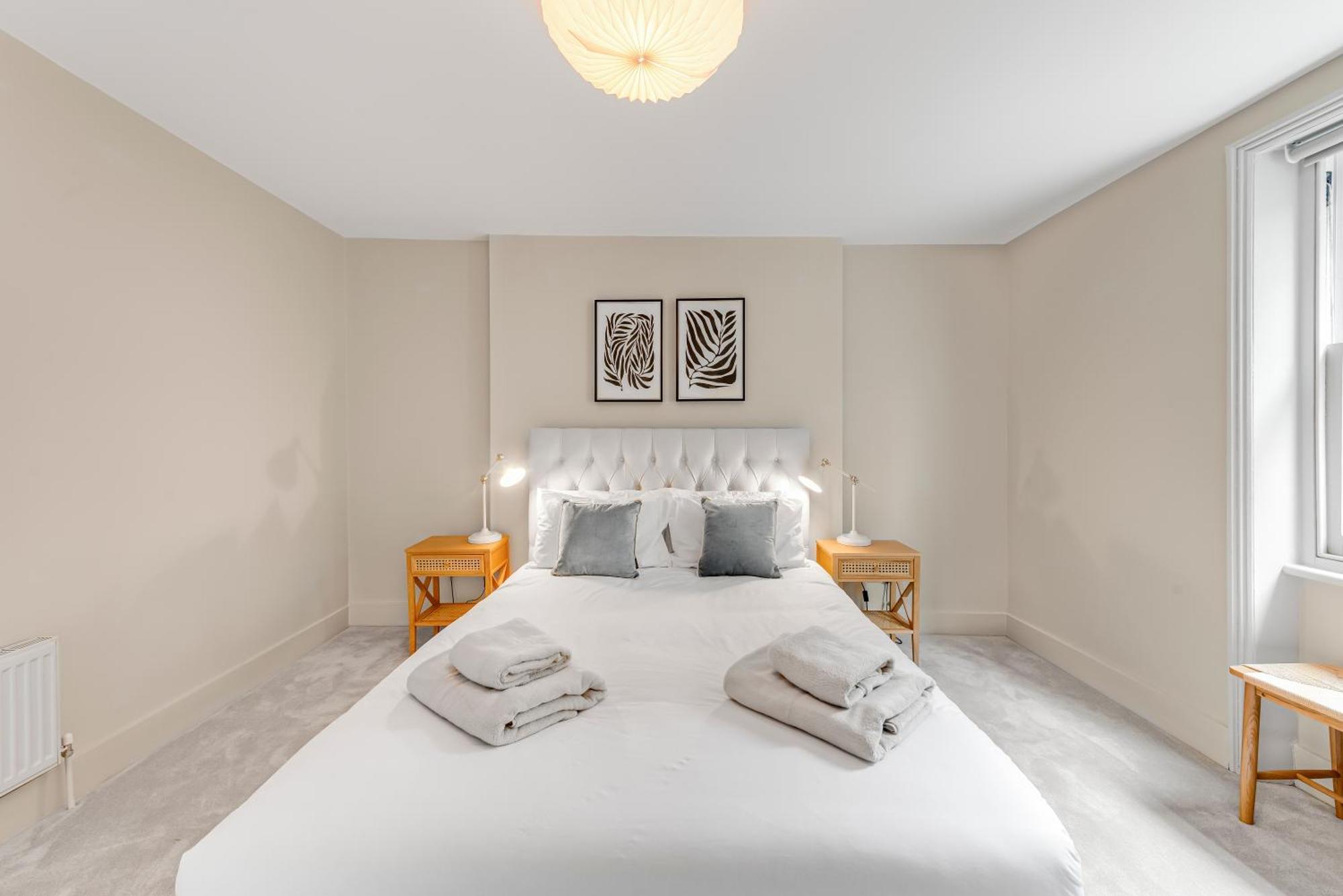 Luxury 3 Bed Apartment With Balcony In Kensington Olympia Лондон Екстер'єр фото