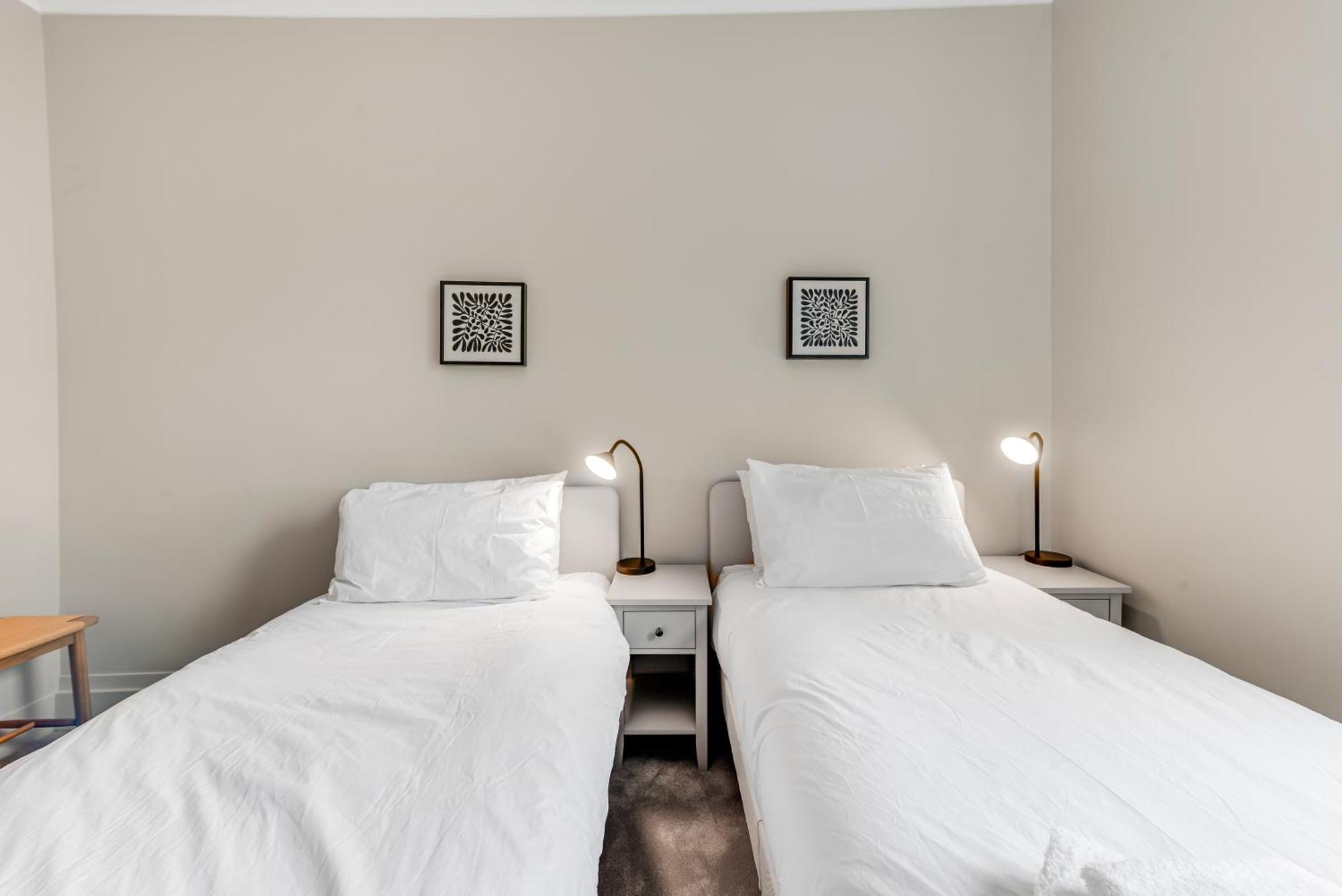 Luxury 3 Bed Apartment With Balcony In Kensington Olympia Лондон Екстер'єр фото