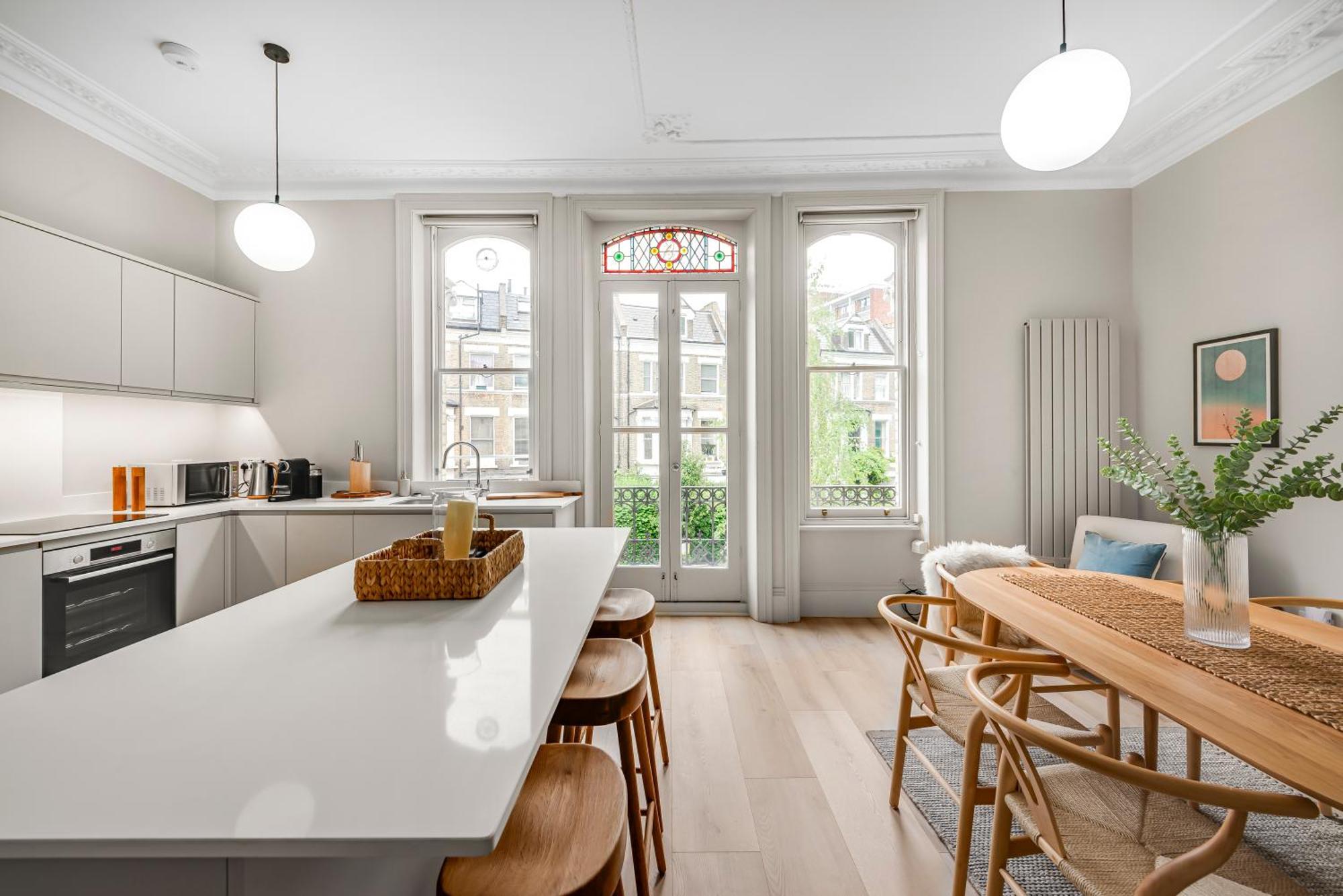Luxury 3 Bed Apartment With Balcony In Kensington Olympia Лондон Екстер'єр фото